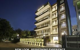 Saltstayz Select - Near Sohna Road City Center